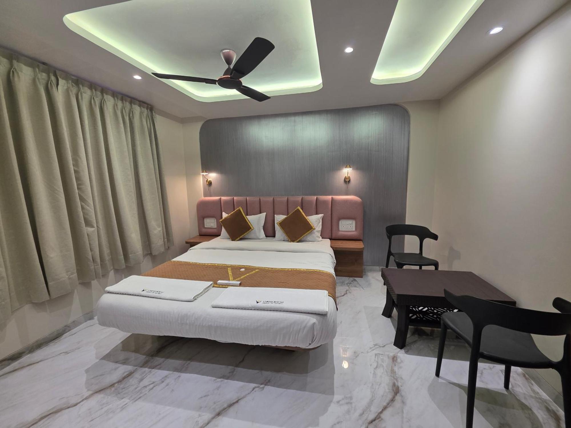 Hotel Vyankatesh & Pure Veg Restaurant Mahabaleshwar Exterior photo