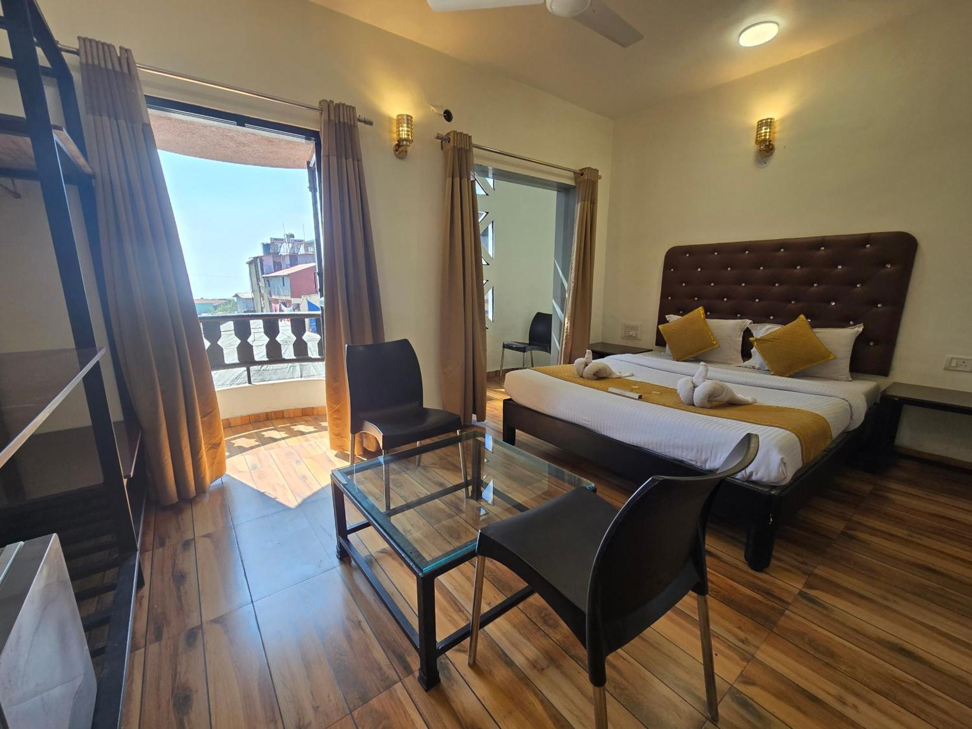 Hotel Vyankatesh & Pure Veg Restaurant Mahabaleshwar Exterior photo
